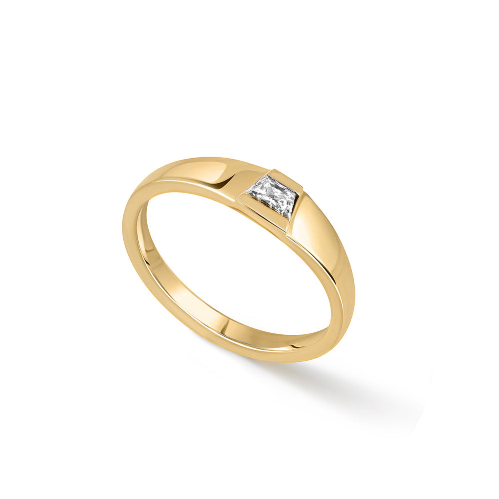 A special gold ring set with a claw-cut diamond