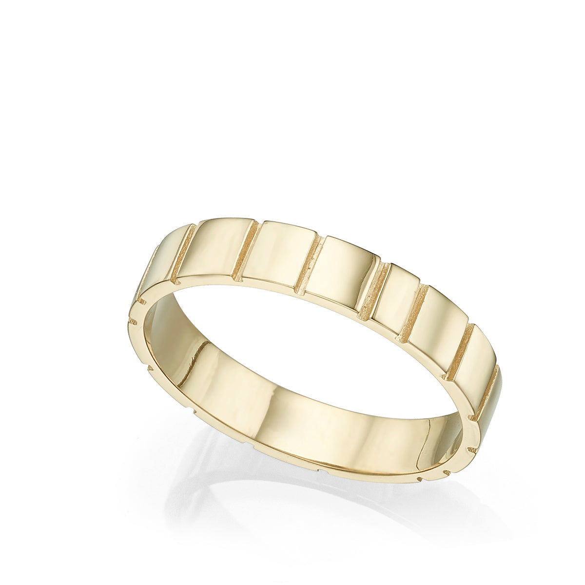 A special wedding ring with grooves
