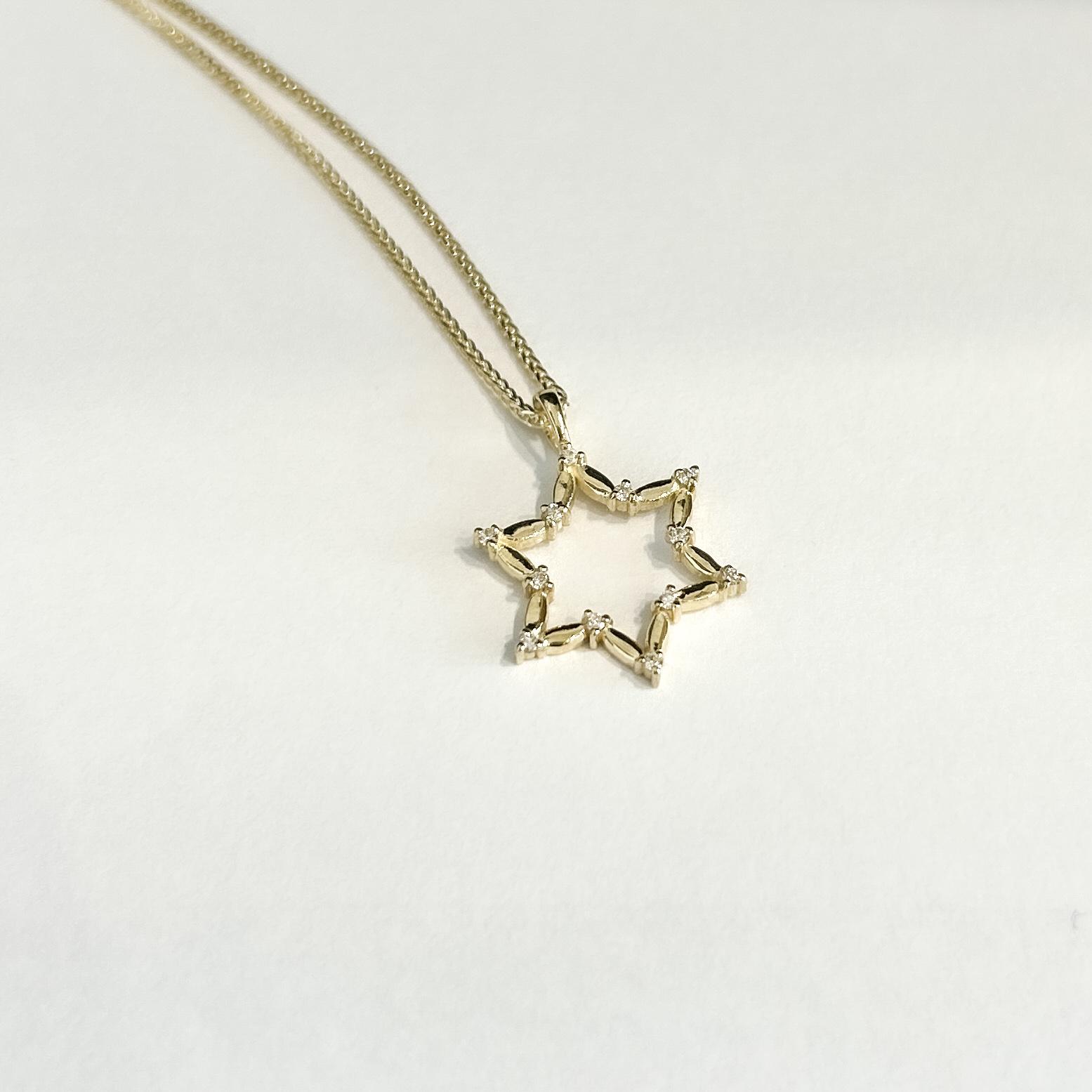 Magnificent Star of David pendant studded with diamonds
