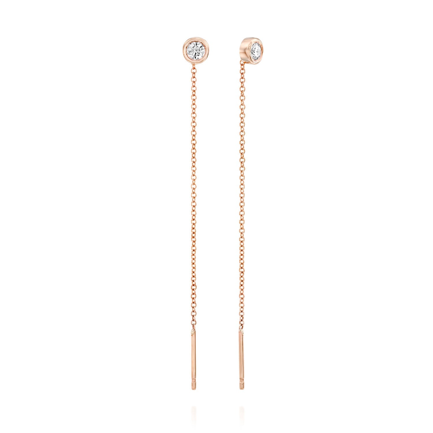 Gold chain earrings inlaid with 0.20 ct diamonds in cup setting, gold frame frame