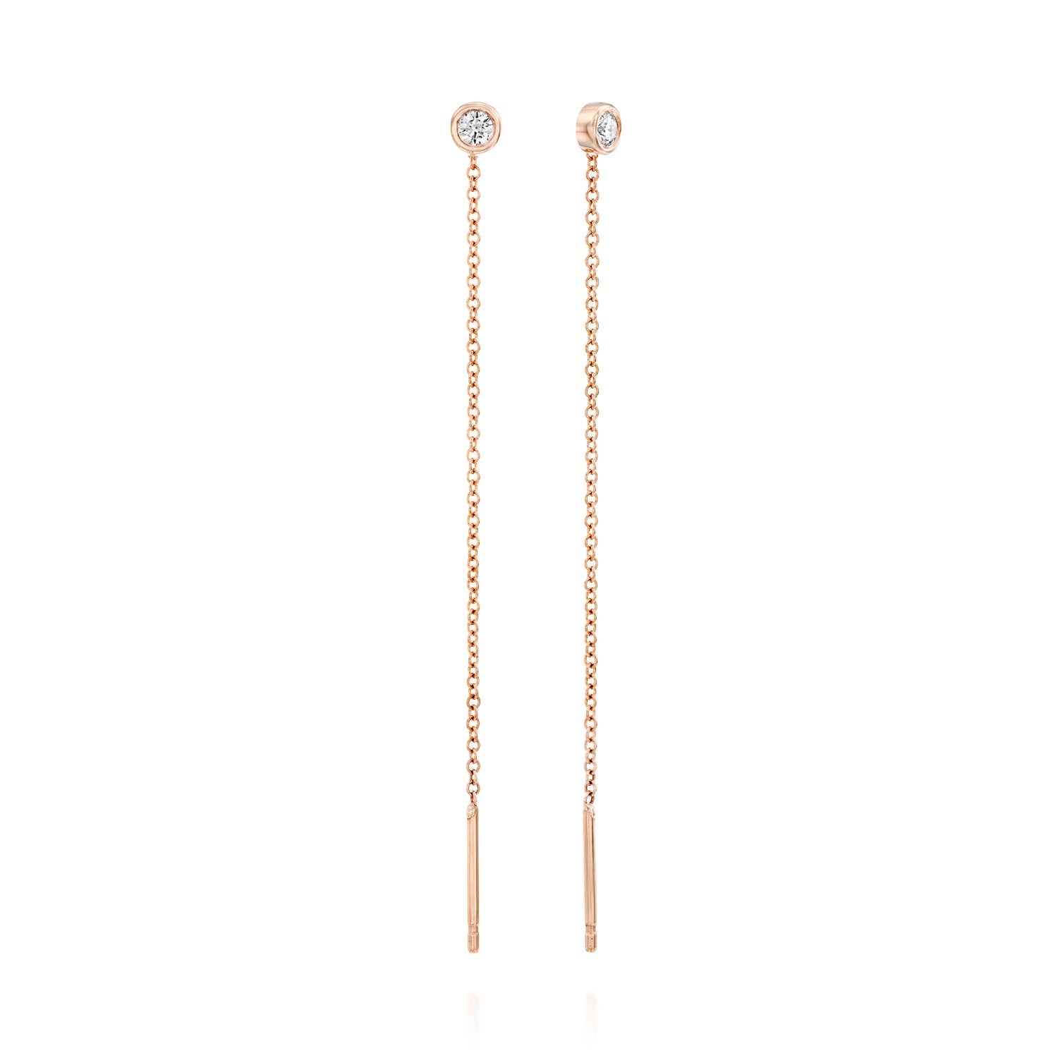 Gold chain earrings inlaid with 0.10ct diamonds in a glass setting, gold frame frame