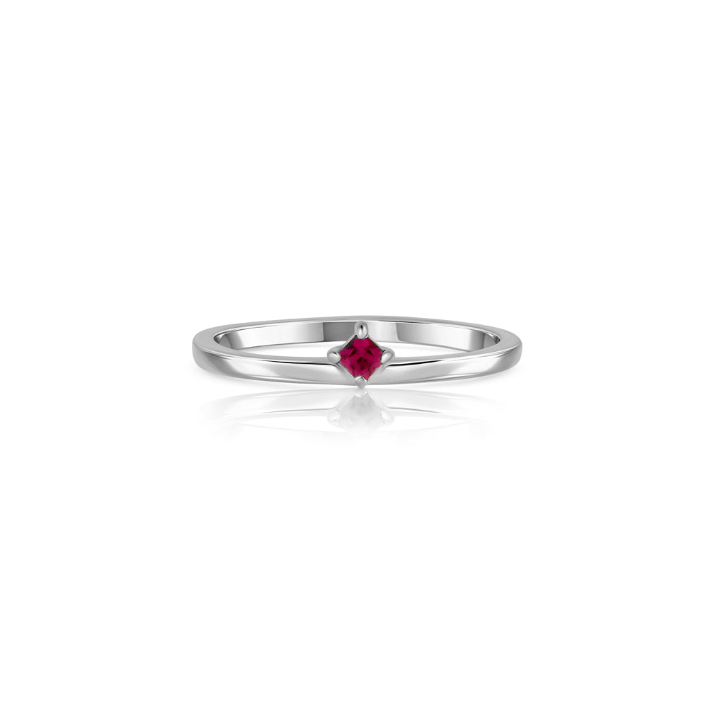A fine and special gold ring studded with princess rubies