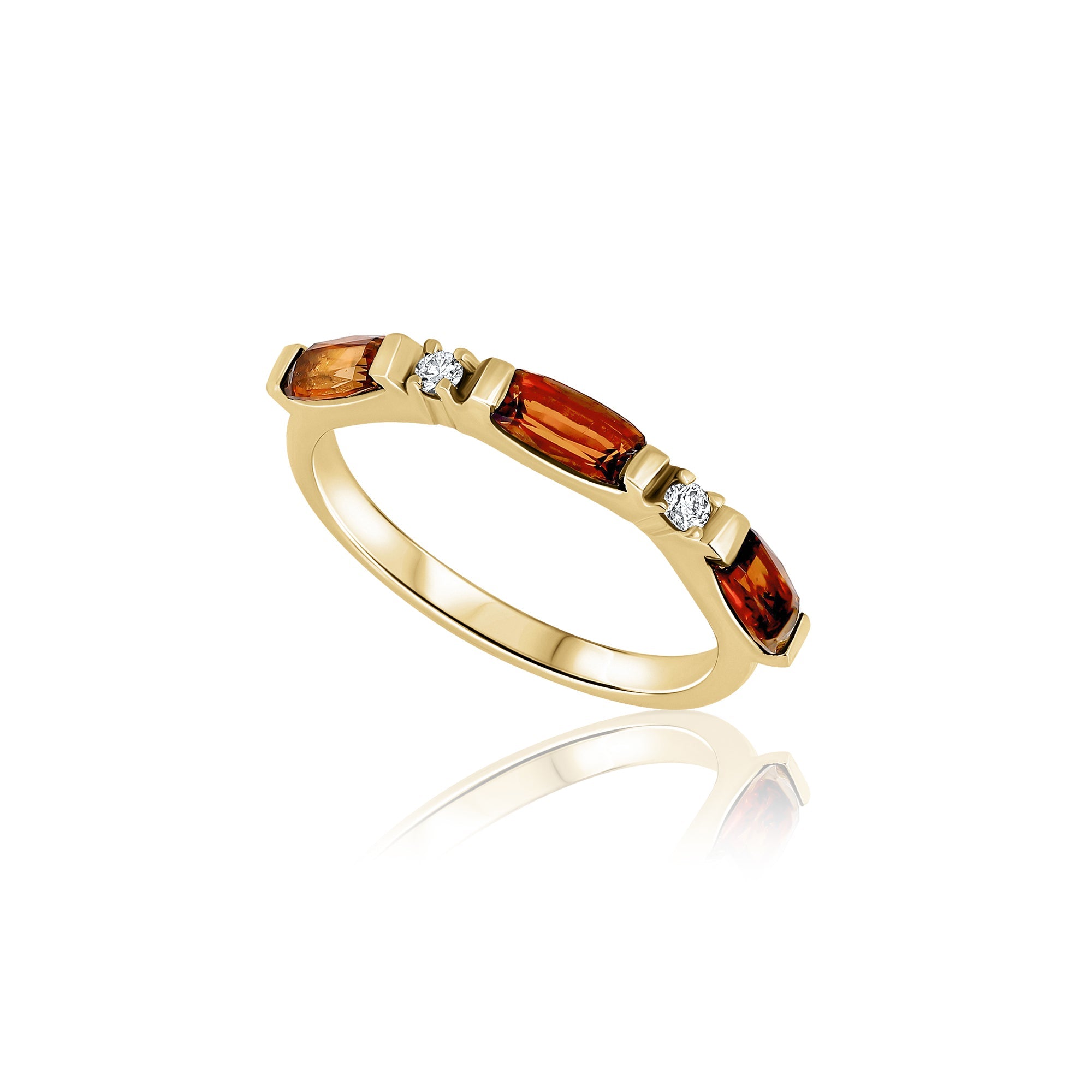 A special semi-internet ring inlaid with orange tourmaline